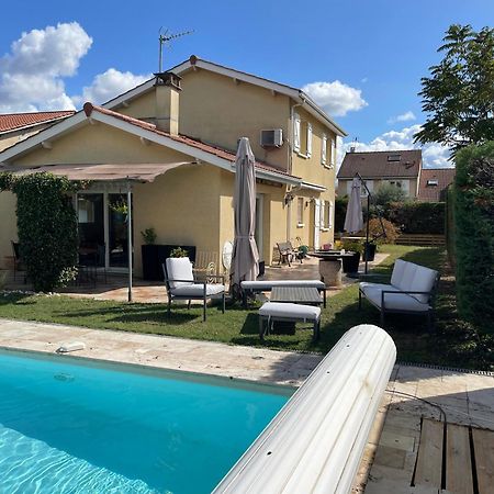 Villa Individuelle - Chassieu Exterior photo