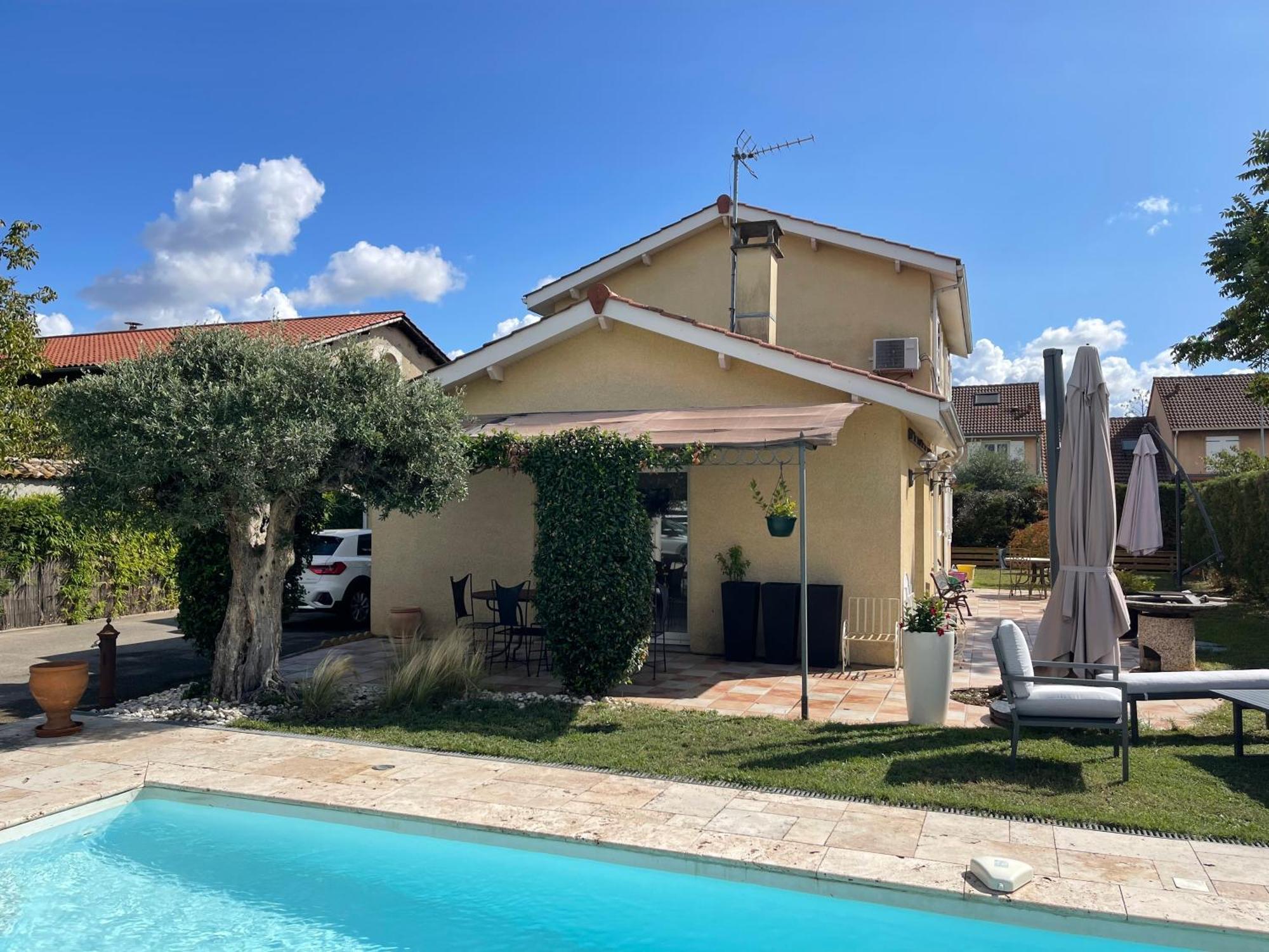 Villa Individuelle - Chassieu Exterior photo
