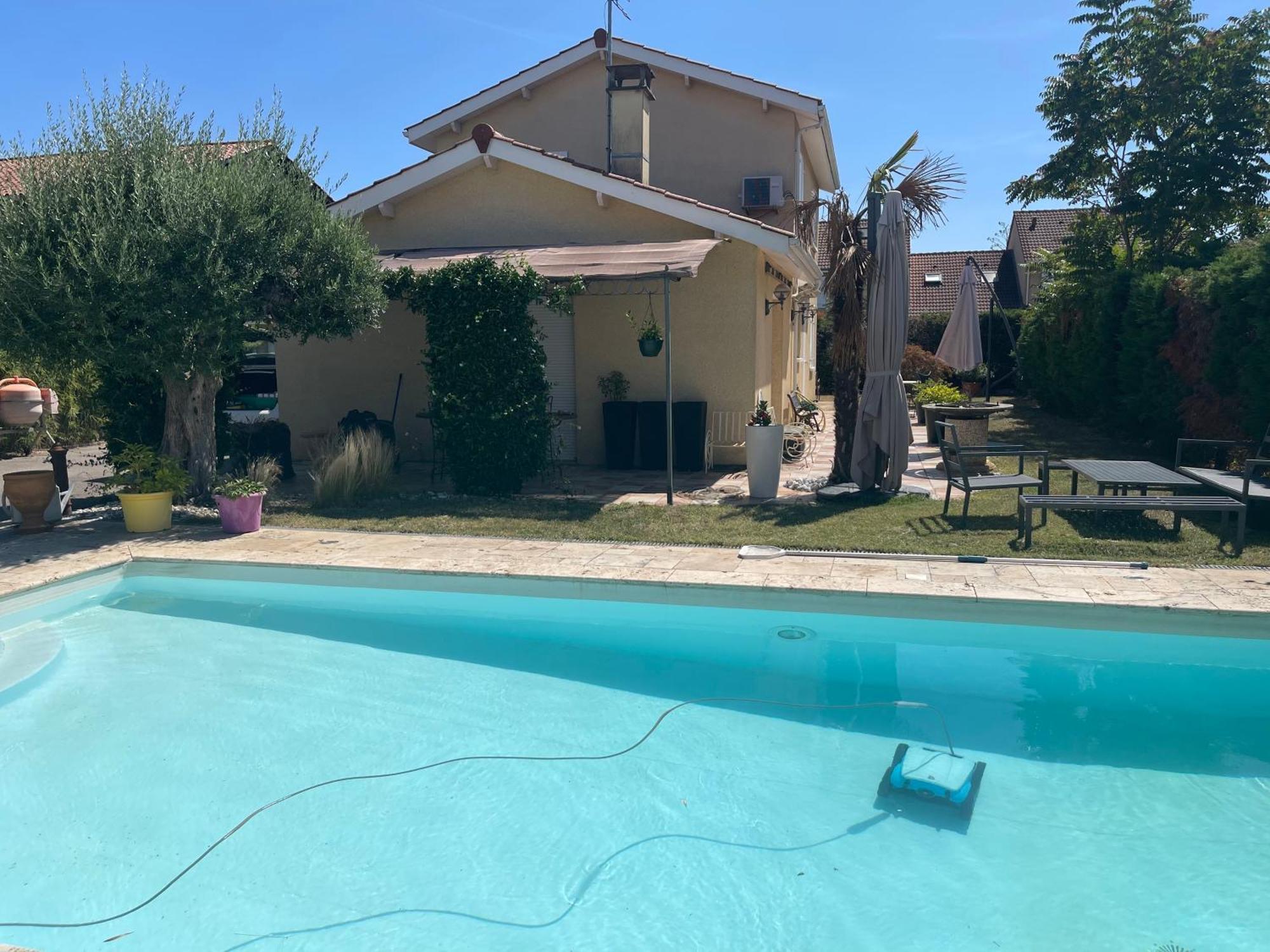 Villa Individuelle - Chassieu Exterior photo